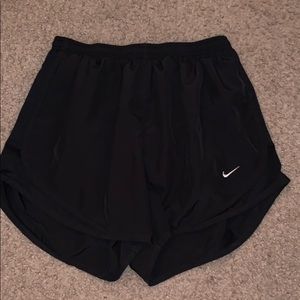 ☀️Solid black nike shorts☀️